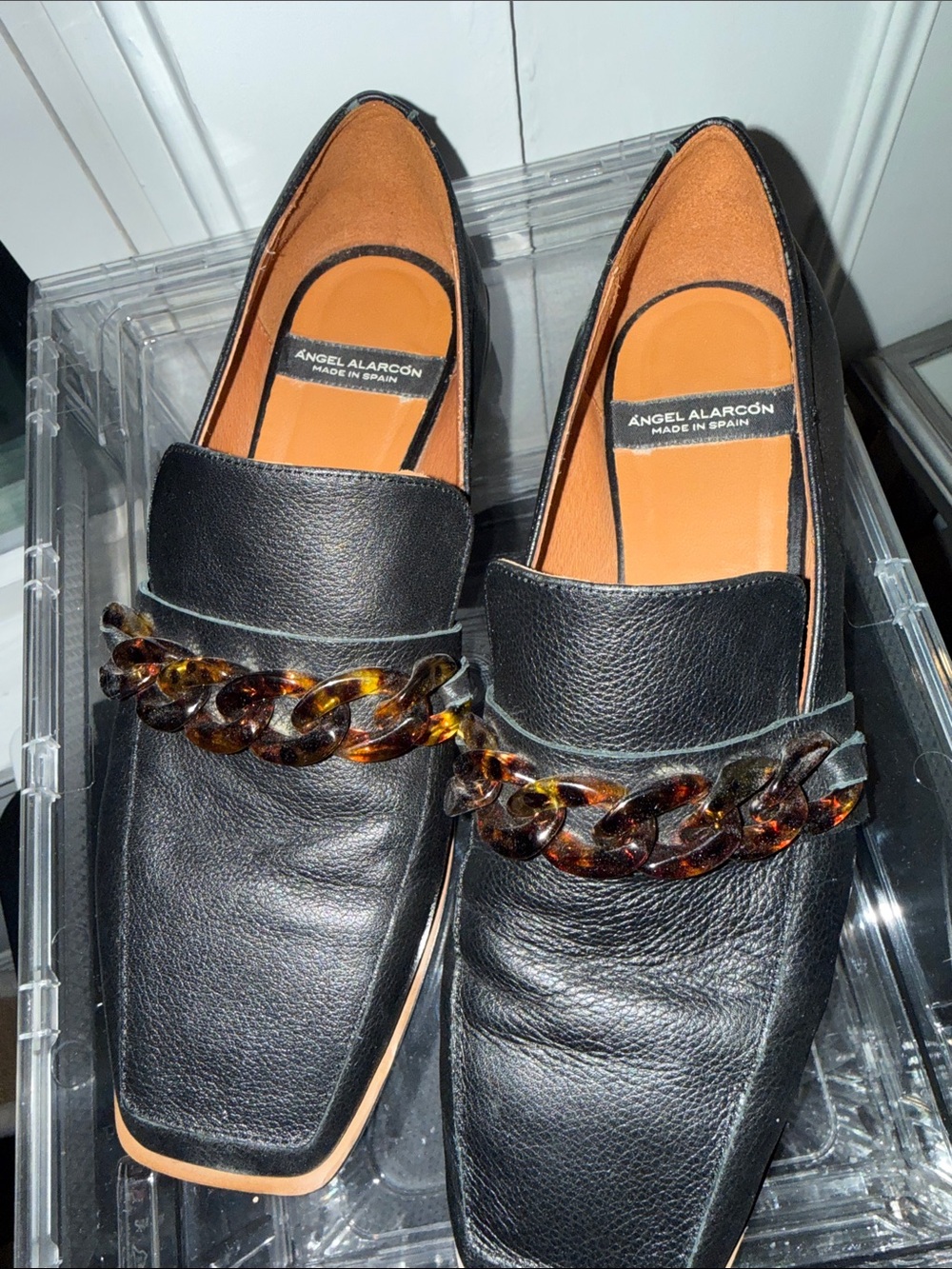 Ángel Alarcón Black Leather Loafers with Tortoiseshell Chain Detail